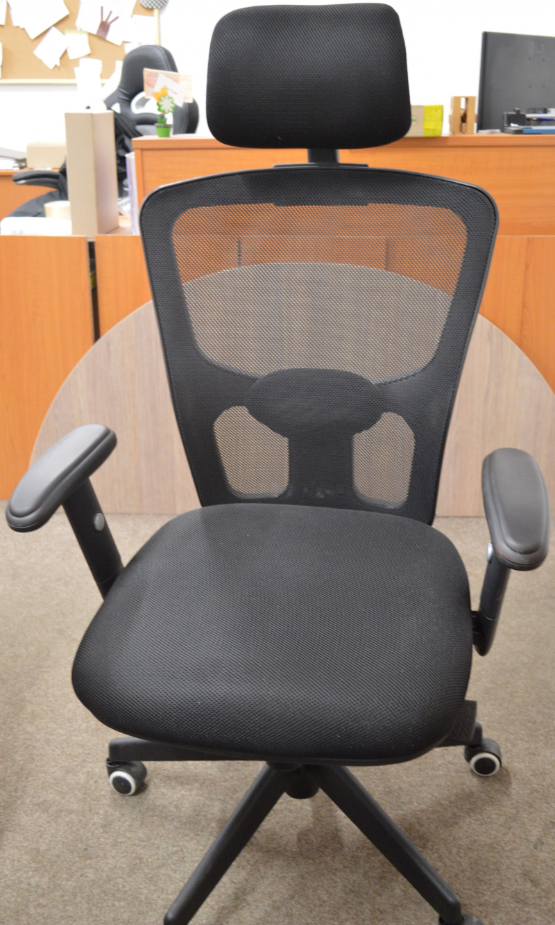 kancelářská židle MAGNOLIE 5688A s podhlavníkem
