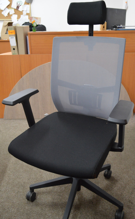 Kancelárska stolička ANDY NEW čierny sedák sivá sieťovina, č. AOJ284 gallery main image